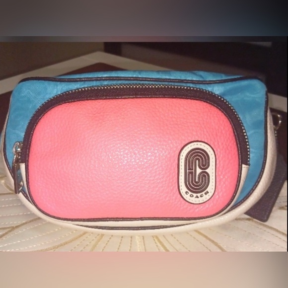 ✨RARE FIND Coach Court Signature Nylon & Leather Colorblock Beltbag! EUC! 💖🤍💙 - Picture 3 of 10